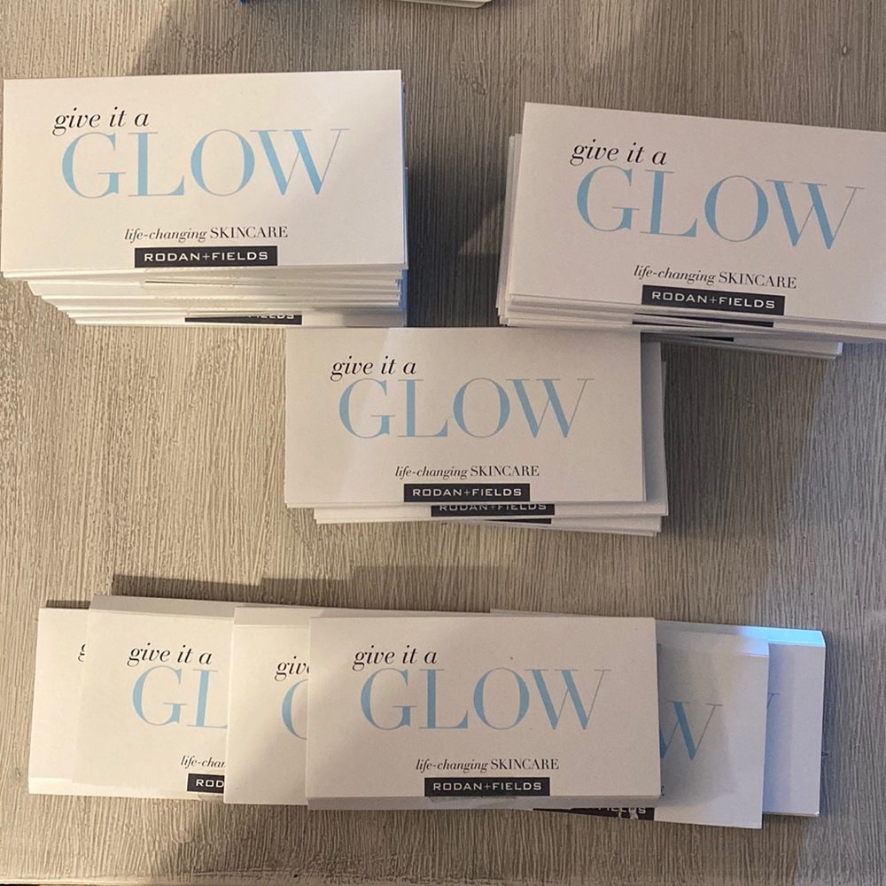 Rodan + Fields (31) Give it a Glow Sample Packets